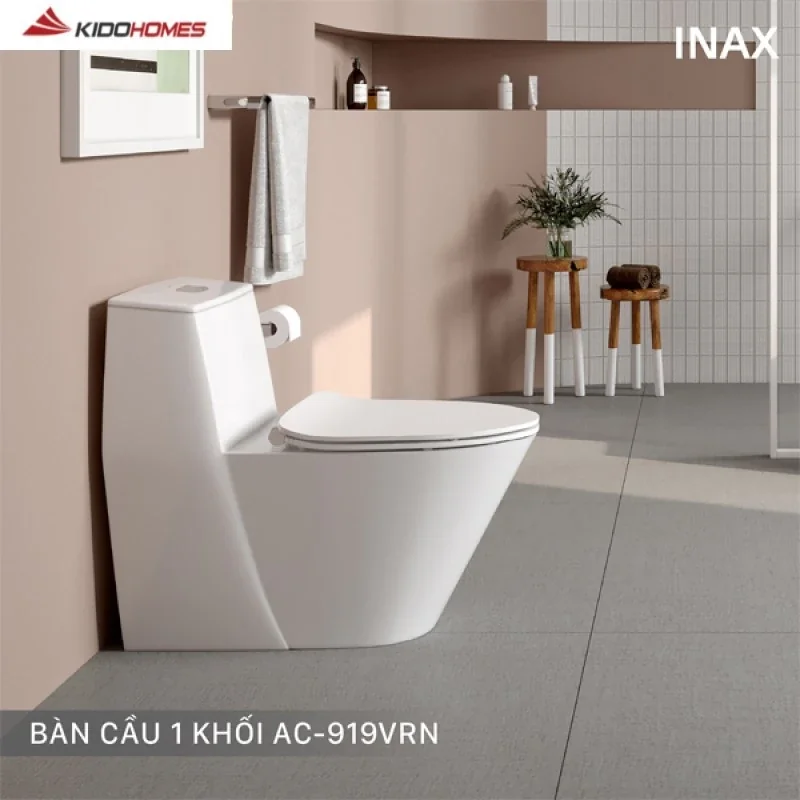 Bồn cầu Inax 1 khối AC-919VRN phù hợp cho phòng tắm nhỏ