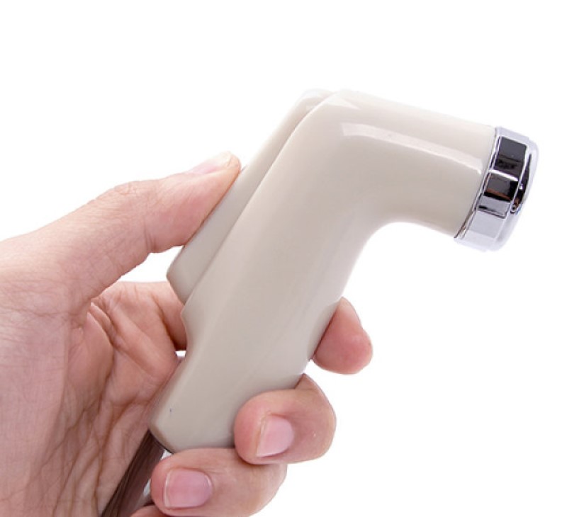 Đầu xịt là "ngôi sao" của vòi, nơi bạn nhấn nút để nước phun ra