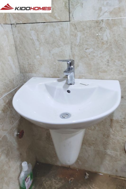 Lắp đặt toàn bộ thiết bị phòng tắm cho anh Quốc ở Cổ Loa