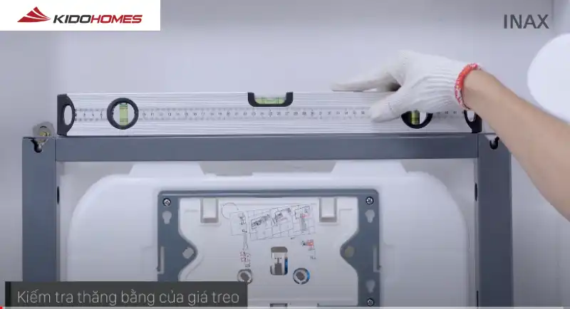 Có nên mua bồn cầu treo tường? Phân tích toàn diện ưu nhược điểm & lưu ý kỹ thuật lắp đặt 3 Lắp đặt bồn cầu treo tường