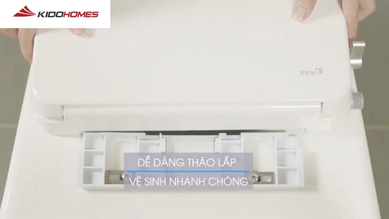 Nắp rửa cơ Inax dễ dàng tháo lắp