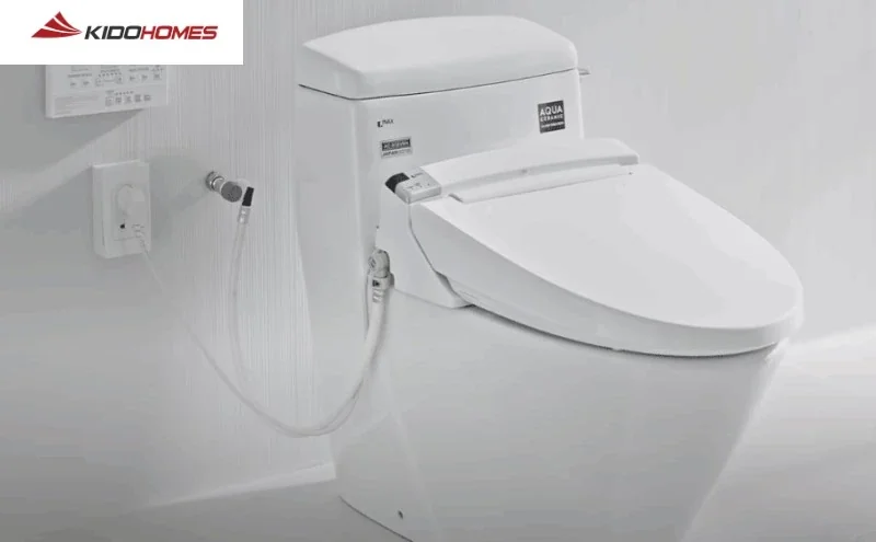 Nắp bồn cầu thông minh Inax, tự động rửa xả, đóng mở, sưởi ấm