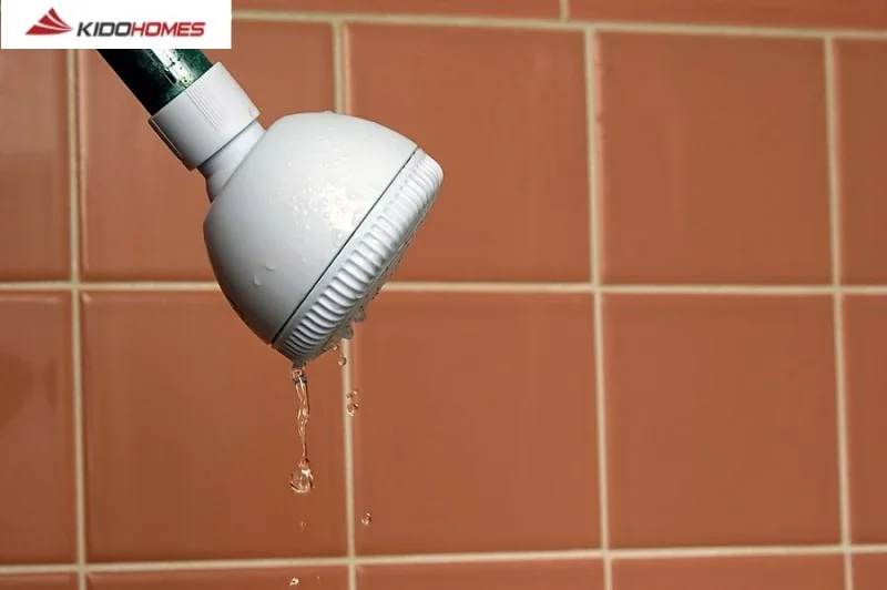 Có nhiều nguyên nhân khiến sen tắm Inax bị rò rỉ nước Có nhiều nguyên nhân khiến sen tắm Inax bị rò rỉ nước