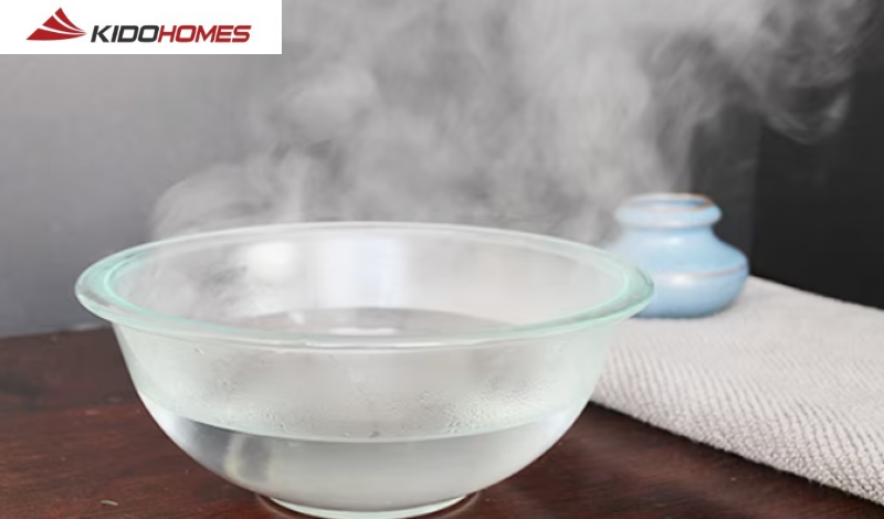 Thông tắc bồn cầu Inax bằng nước nóng chỉ nên dùng nước có nhiệt độ 50 -70 độ Thông tắc bồn cầu Inax bằng nước nóng chỉ nên dùng nước có nhiệt độ 50 -70 độ