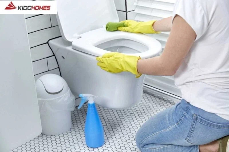 Vệ sinh bồn cầu Inax đúng cách: bí quyết giữ bồn cầu luôn sạch sẽ