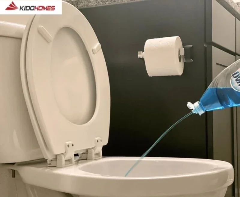 Vệ sinh lòng bồn cầu Inax