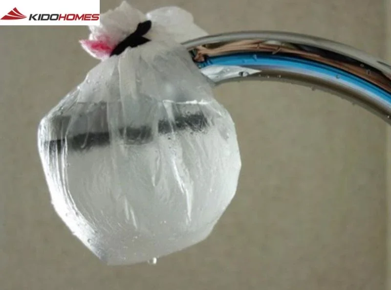 Hướng dẫn vệ sinh sen tắm Inax đúng cách để kéo dài tuổi thọ 6 Vệ sinh đầu sen (bầu sen)